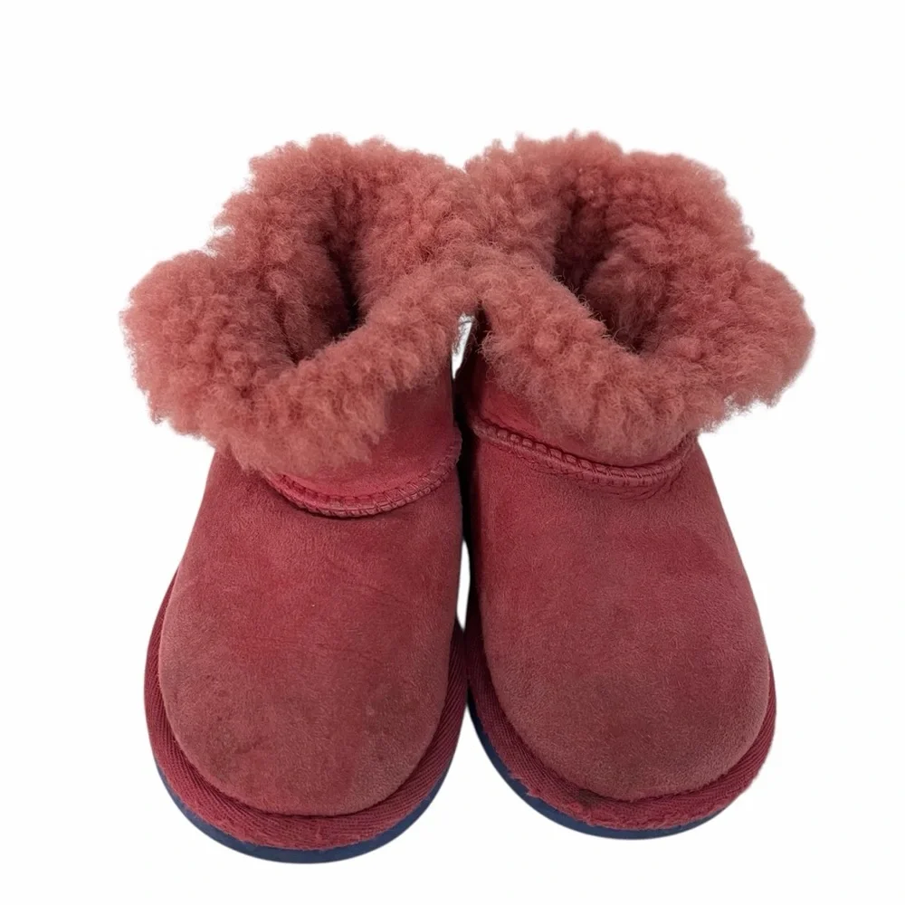 UGG Toddlers Girls size 7 Mini Bailey Button Lizard Winter Boots Fuchsia Pink
